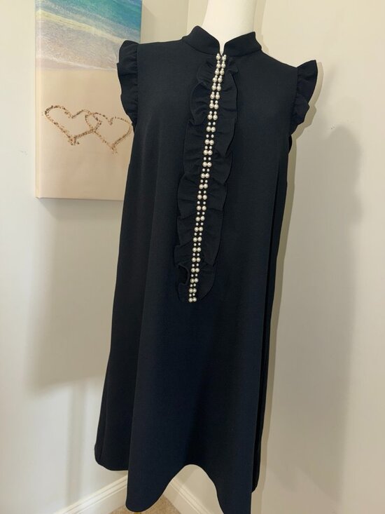 Lilly Pulitzer Dresses & Skirts - Lilly Pulitzer Adele Shift Dress - Size 10 - Black with Pearl Detail 🖤✨